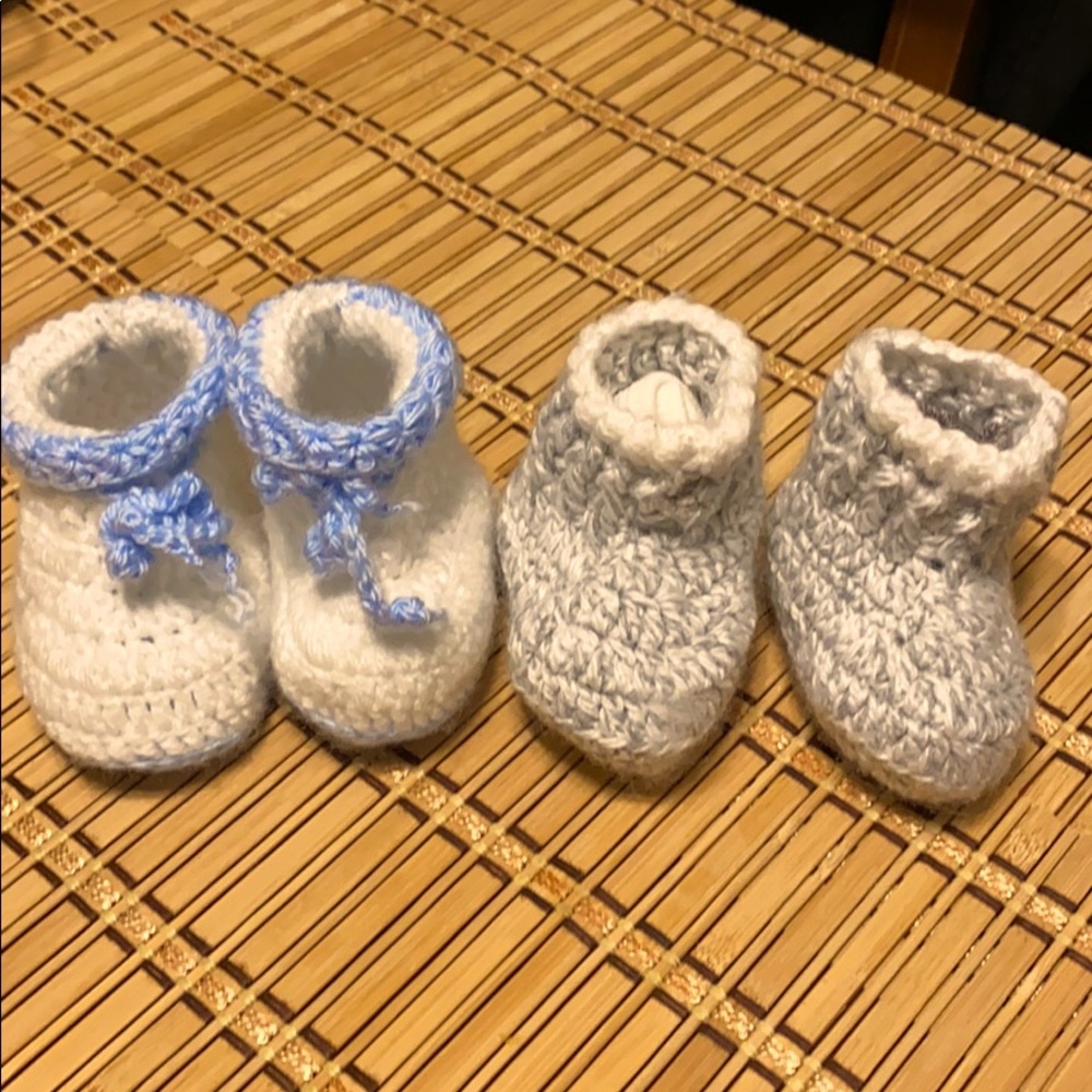Crochet baby shoes
